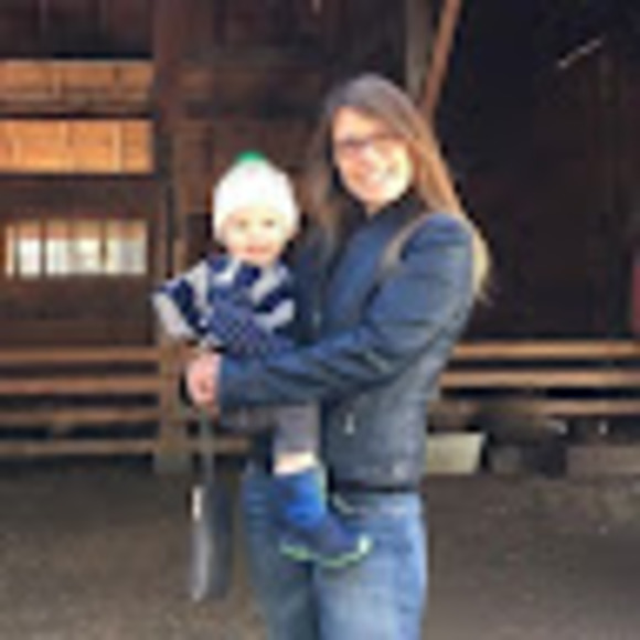 Meet your Posher, Amanda - Picture 1 of 1